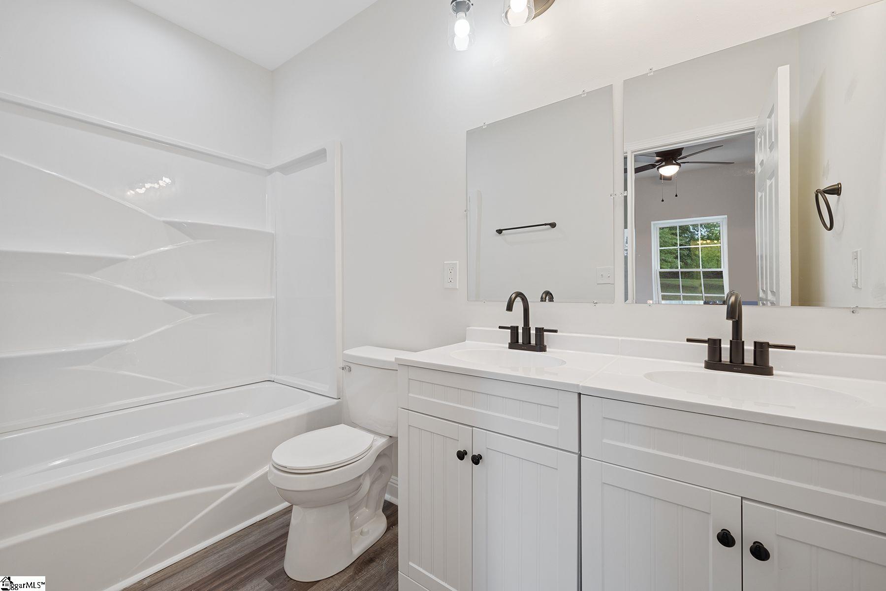 307 Lee Vaughn Road Simpsonville, SC 29681 - Photo 16 of 28 Gallery Image 16