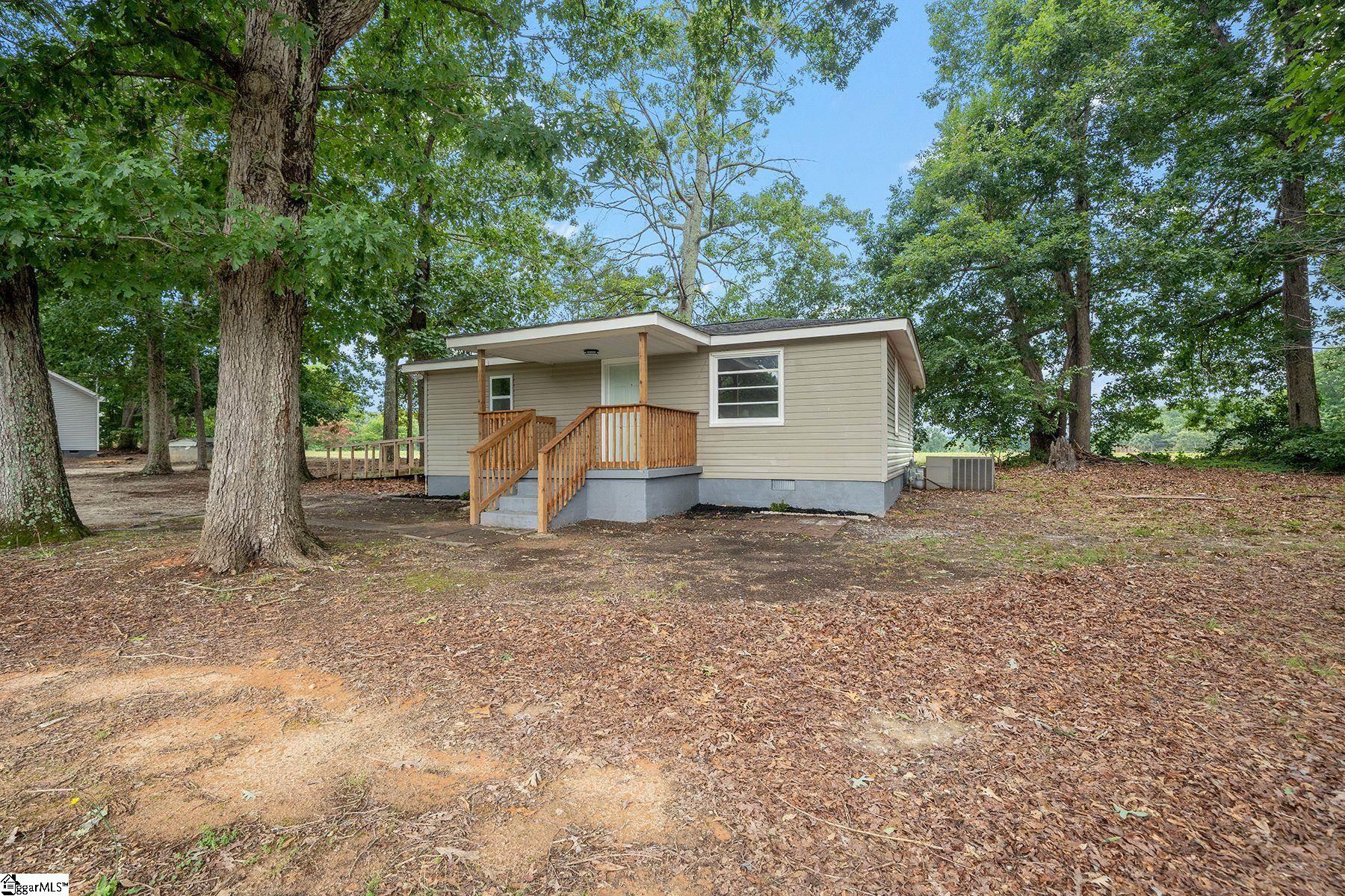 307 Lee Vaughn Road Simpsonville, SC 29681 - Photo 2 of 28 Gallery Image 2