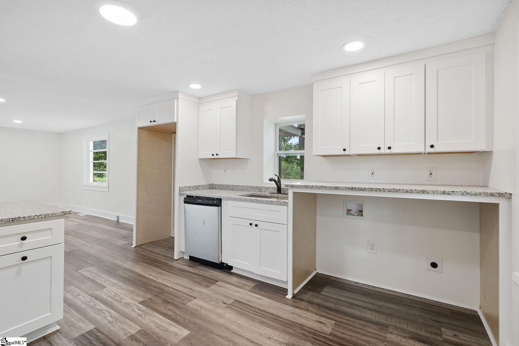 307 Lee Vaughn Road Simpsonville, SC 29681 - Photo 25 of 28 Gallery Image 25