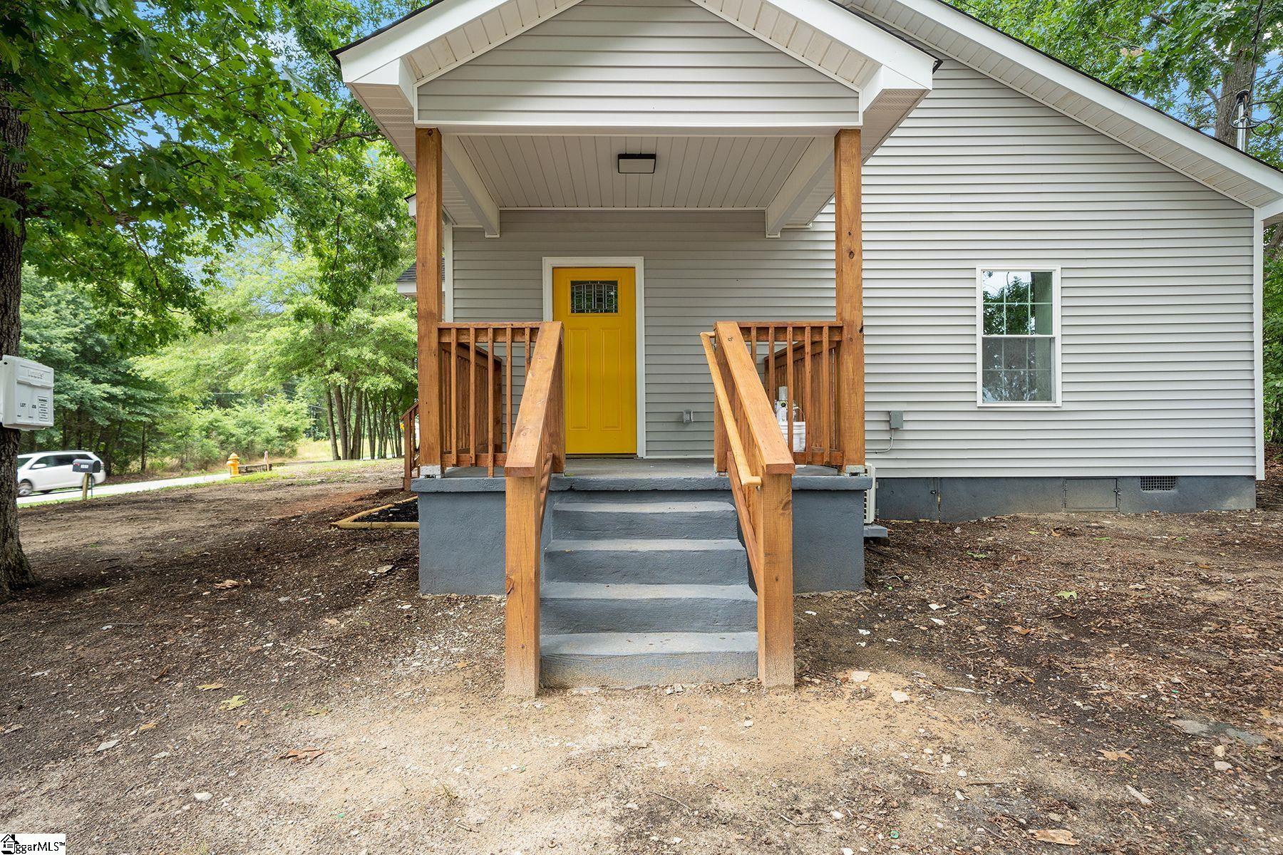 307 Lee Vaughn Road Simpsonville, SC 29681 - Photo 3 of 28 Gallery Image 3