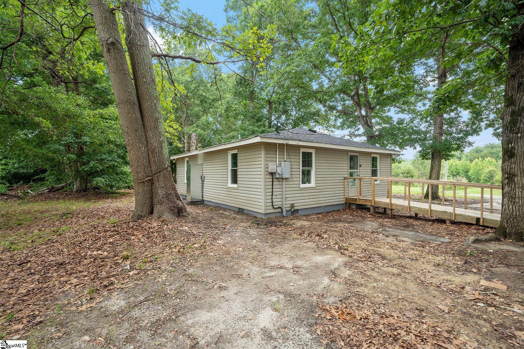 307 Lee Vaughn Road Simpsonville, SC 29681 - Photo 6 of 28 Gallery Image 6