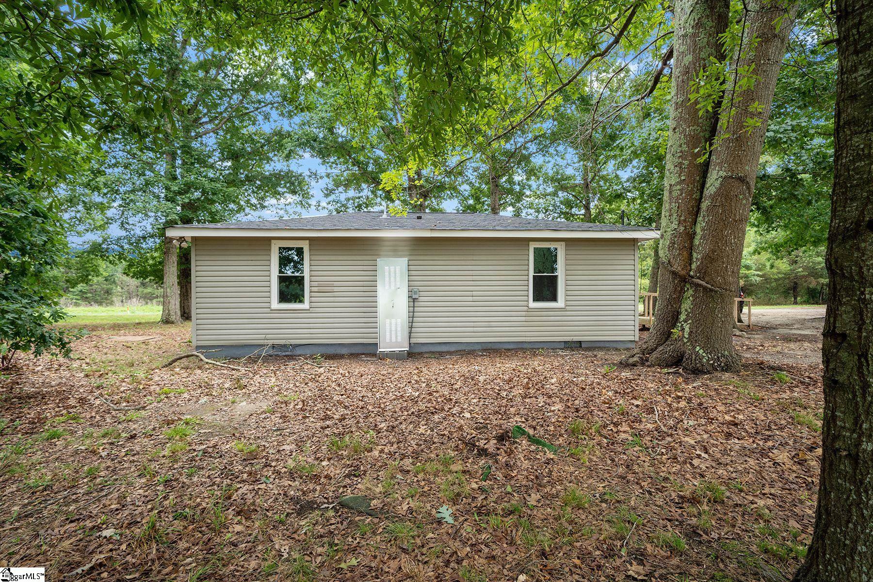 307 Lee Vaughn Road Simpsonville, SC 29681 - Photo 8 of 28 Gallery Image 8