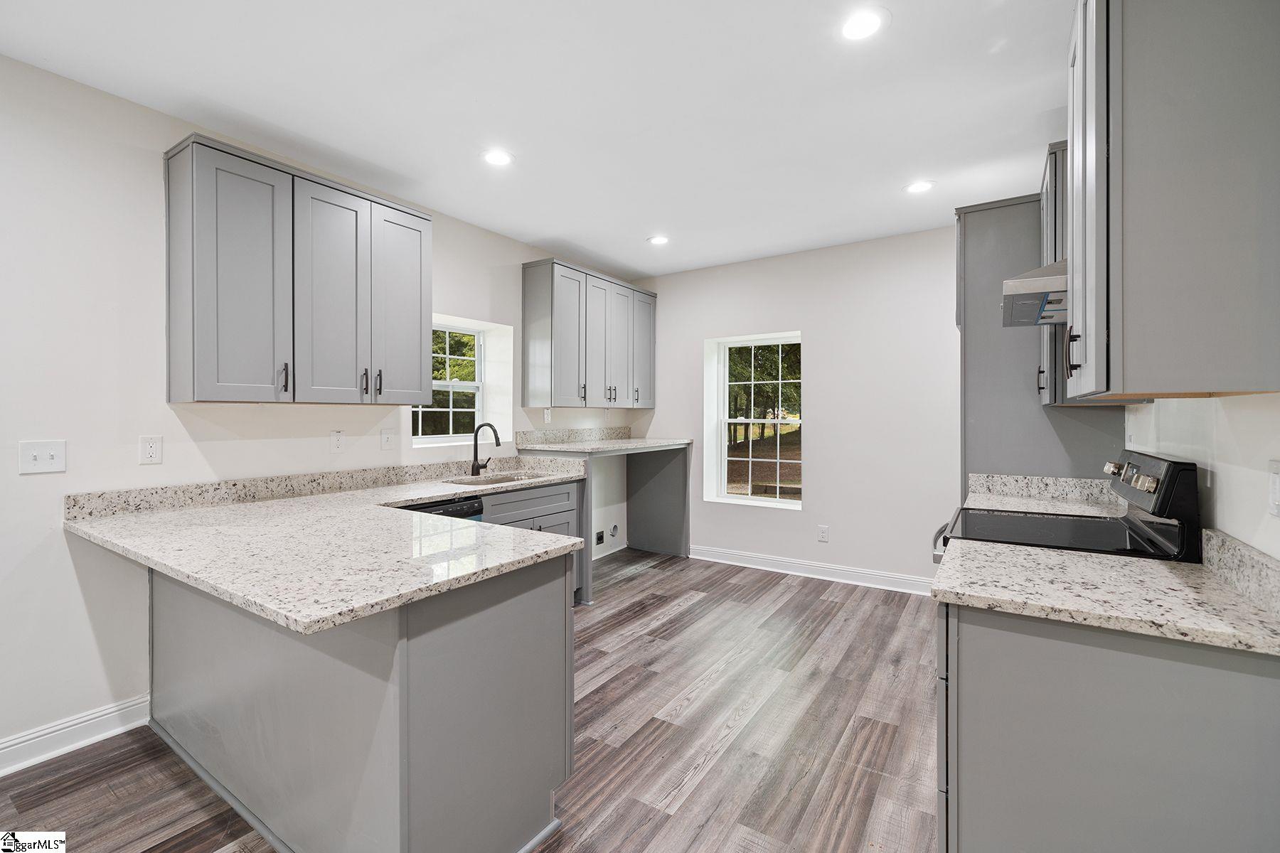 307 Lee Vaughn Road Simpsonville, SC 29681 - Photo 10 of 28 Gallery Image 10