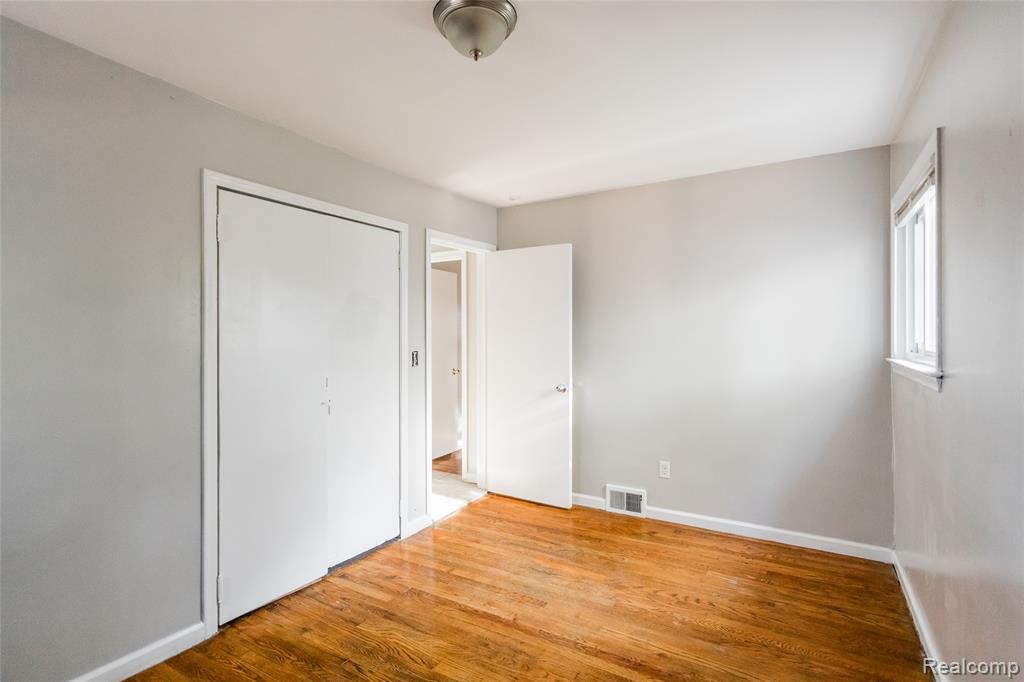 12736 Kelly Road Detroit, MI 48224 - Photo 13 of 25
