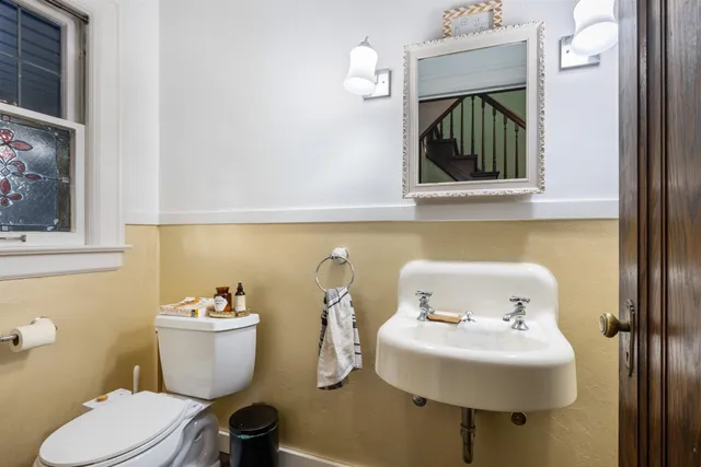 $225,000 | 2322 East State Street, Rockford, IL 61104