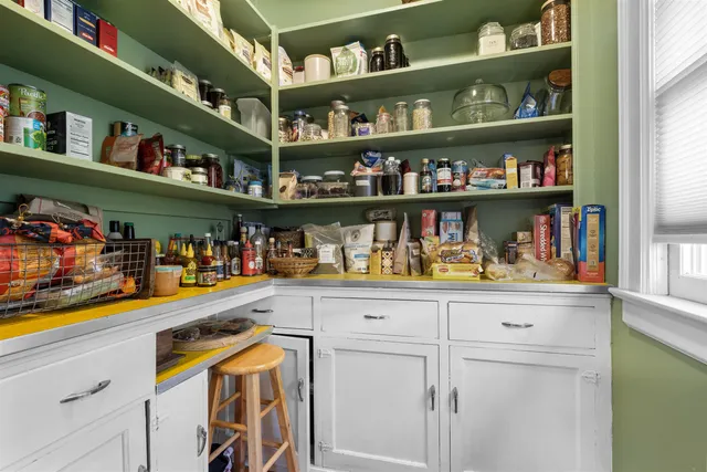 $225,000 | 2322 East State Street, Rockford, IL 61104