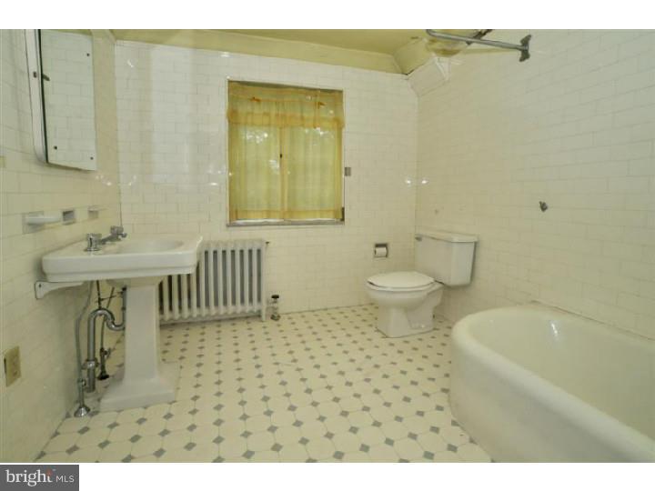 749 Arden Road Jenkintown, PA 19046 - Photo 16 of 25 Bathroom