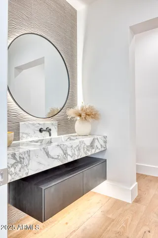 $21,800,000 | 5641 North Casa Blanca Drive, Paradise Valley, AZ 85253