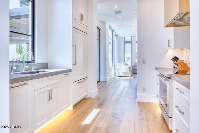 $21,800,000 | 5641 North Casa Blanca Drive, Paradise Valley, AZ 85253