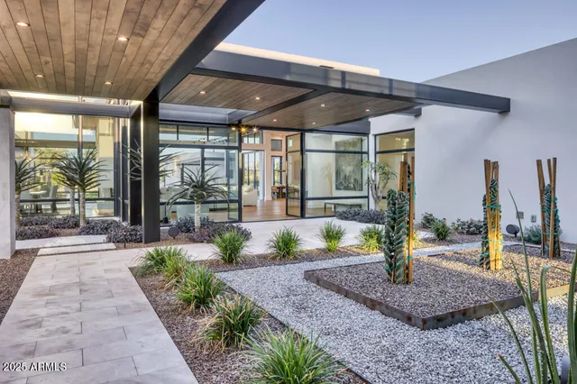 $21,800,000 | 5641 North Casa Blanca Drive, Paradise Valley, AZ 85253