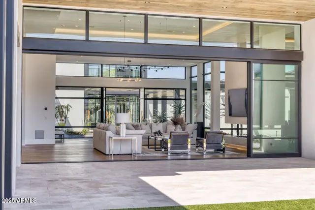 $21,800,000 | 5641 North Casa Blanca Drive, Paradise Valley, AZ 85253