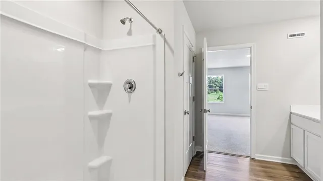 $399,990 | 350 Leslie Farms Drive, Evans City, PA 16033