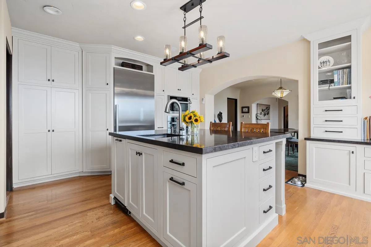 4111 Sunset Road San Diego, CA 92103 - Photo 14 of 36