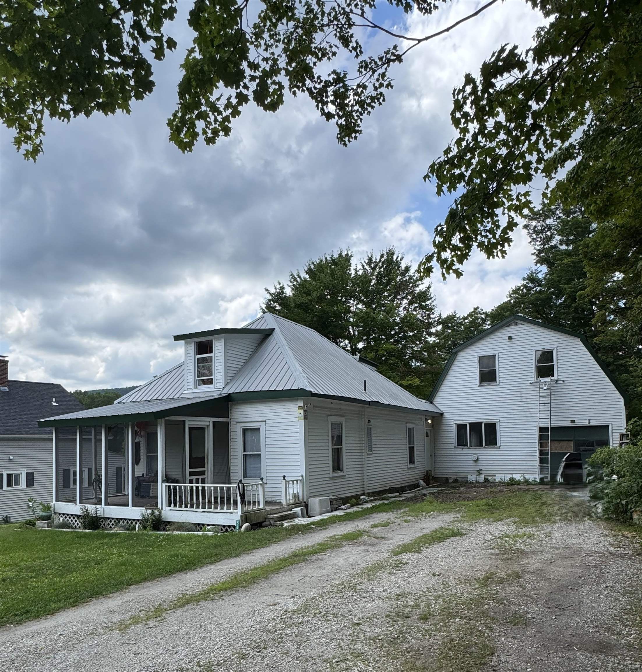 583 North Main Street Wallingford, VT 05773 - Photo 2 of 26