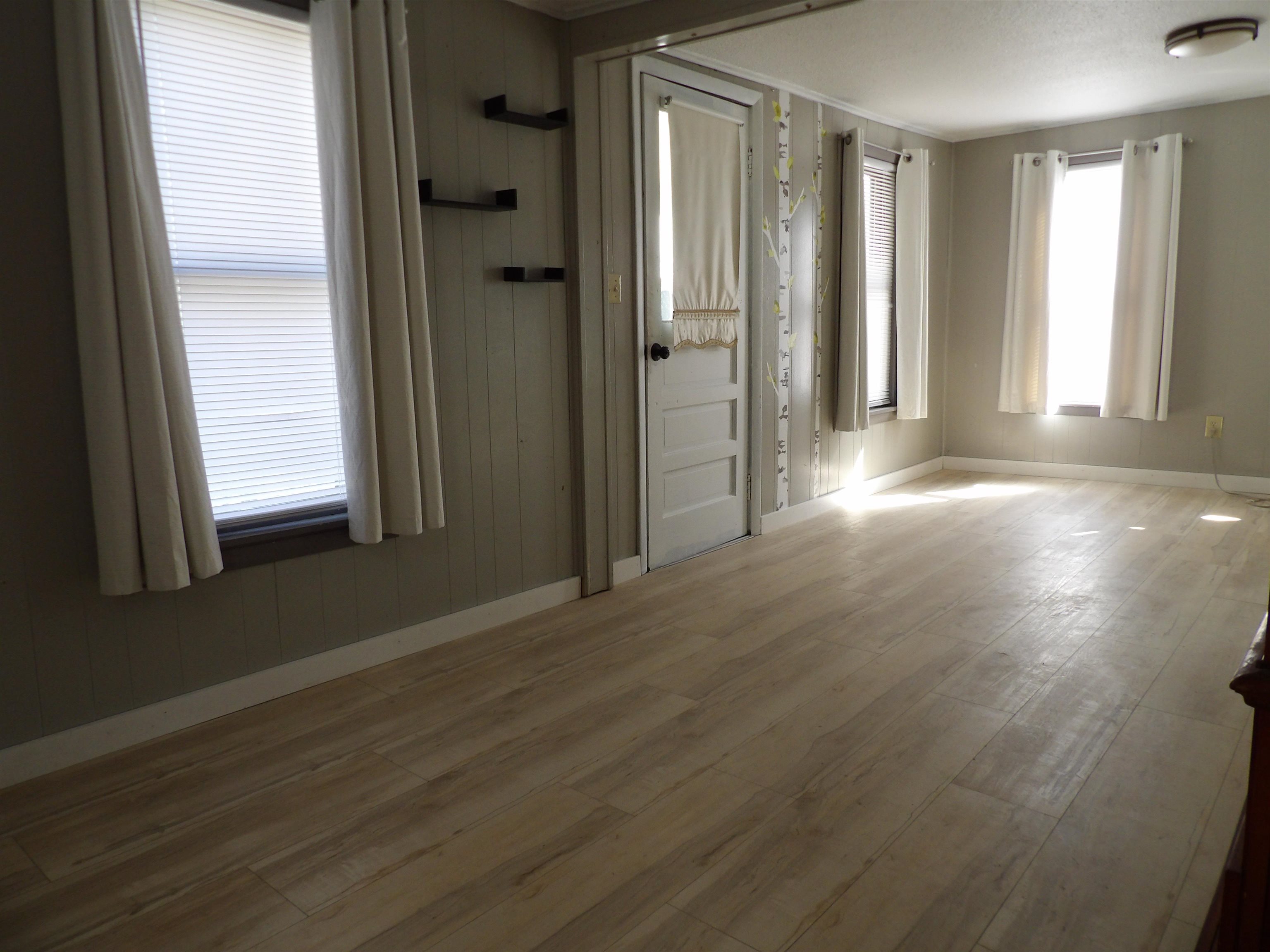 583 North Main Street Wallingford, VT 05773 - Photo 8 of 26