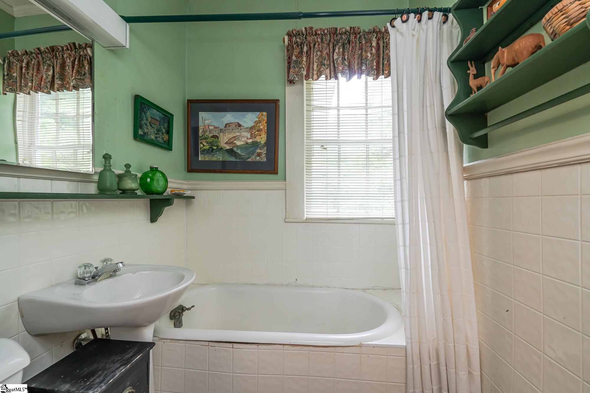 437 Meredith Street Central, SC 29630 - Photo 14 of 31 Gallery Image 14