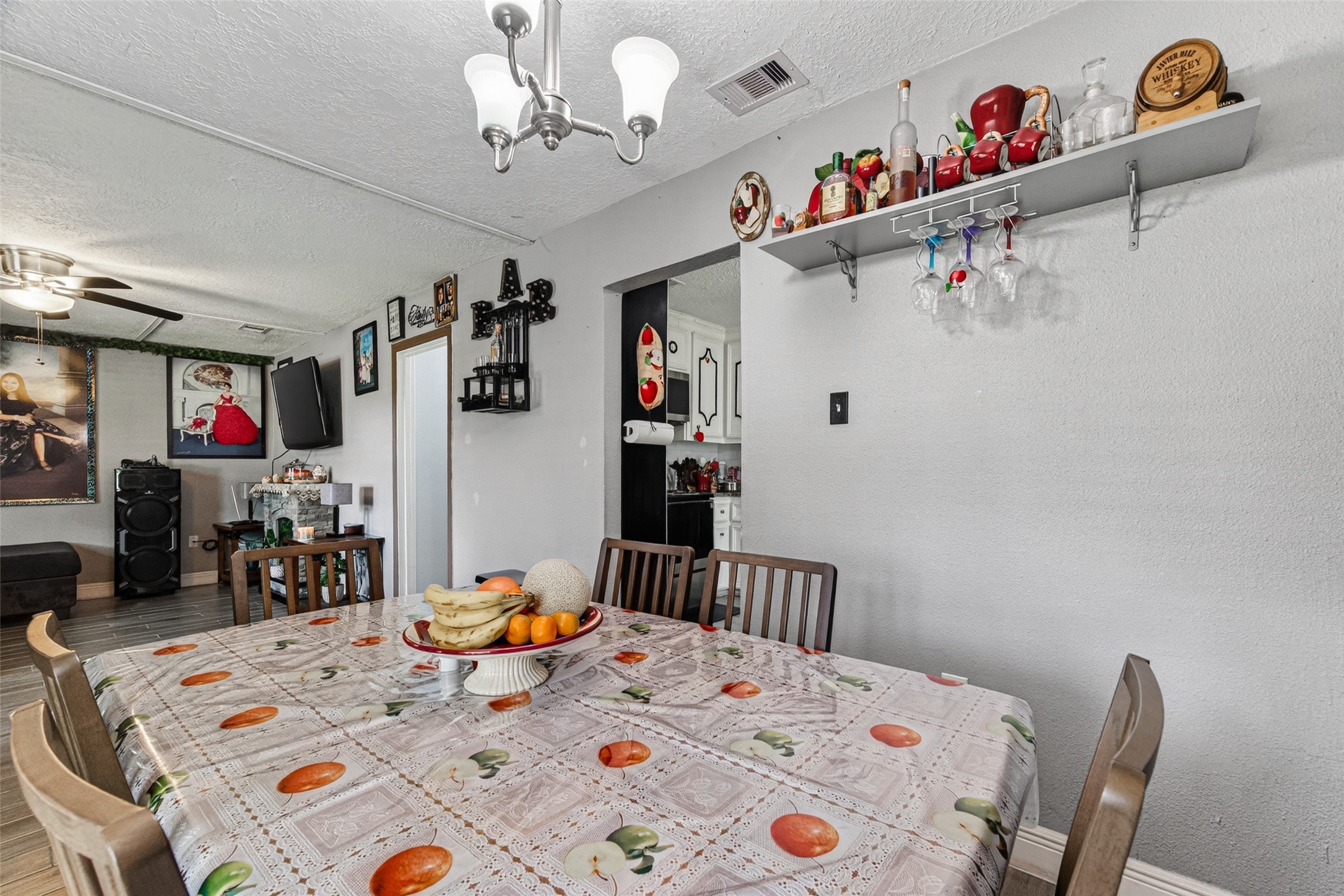 2402 Raymond Street Pasadena, TX 77506 - Photo 12 of 33