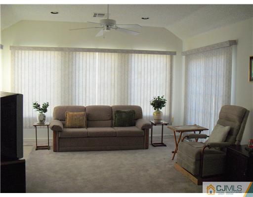 792 B Pompton Road Monroe Township, NJ 08831 - Photo 6 of 12 Gallery Image 6