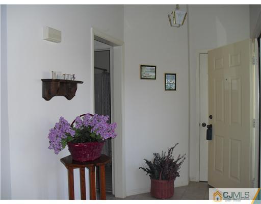 792 B Pompton Road Monroe Township, NJ 08831 - Photo 9 of 12 Gallery Image 9