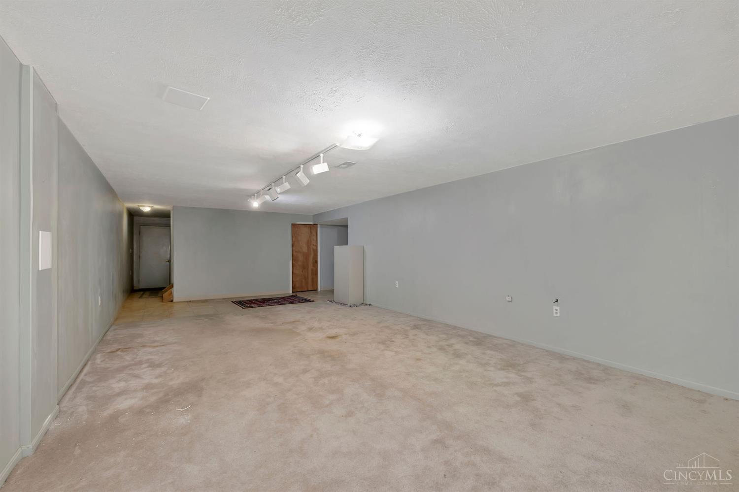 6801 Rackview Road Cincinnati, OH 45248 - Photo 41 of 57