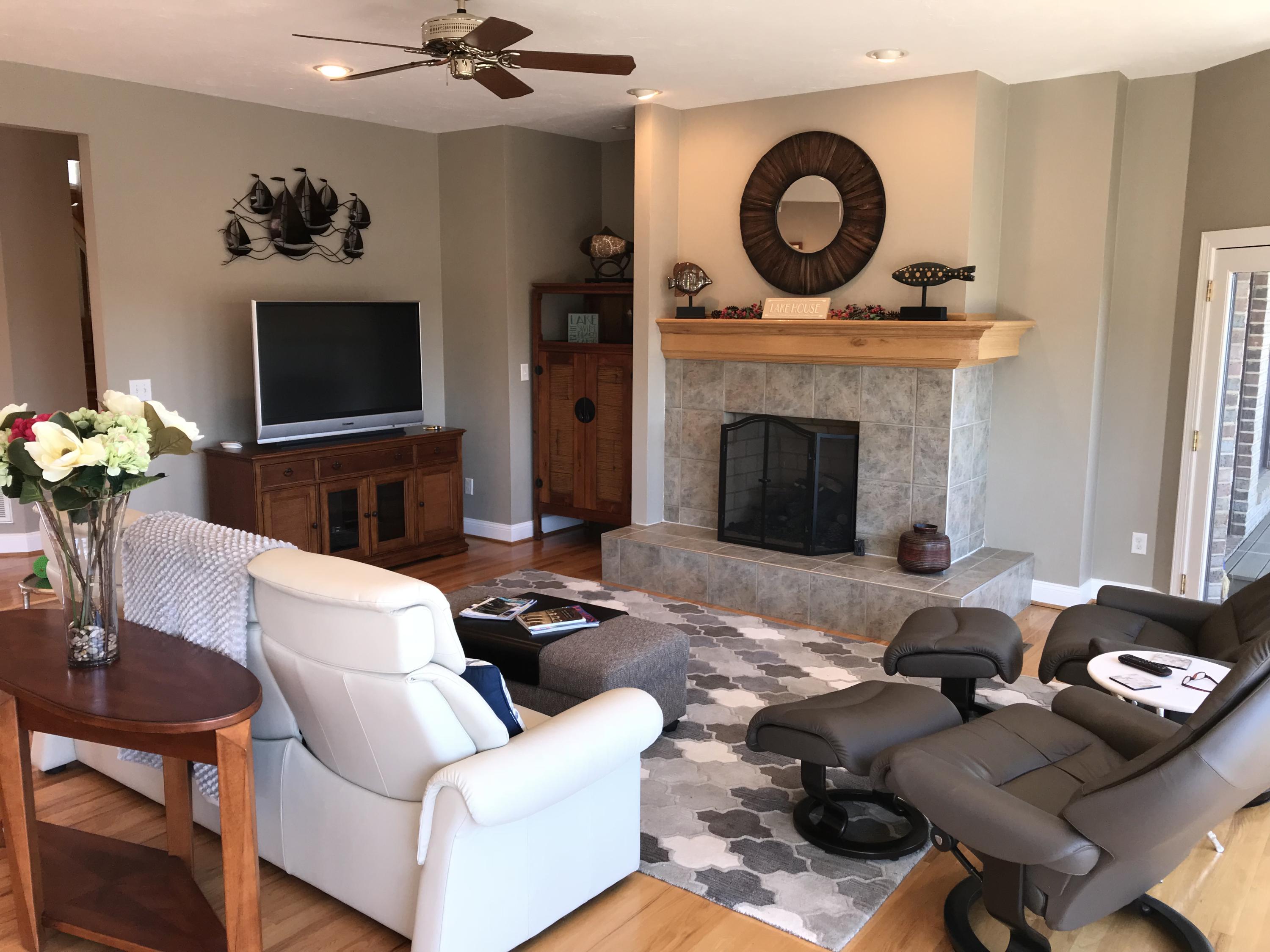 6298 Horseshoe Bend Road Goodview, VA 24095 - Photo 16 of 50 Living Area