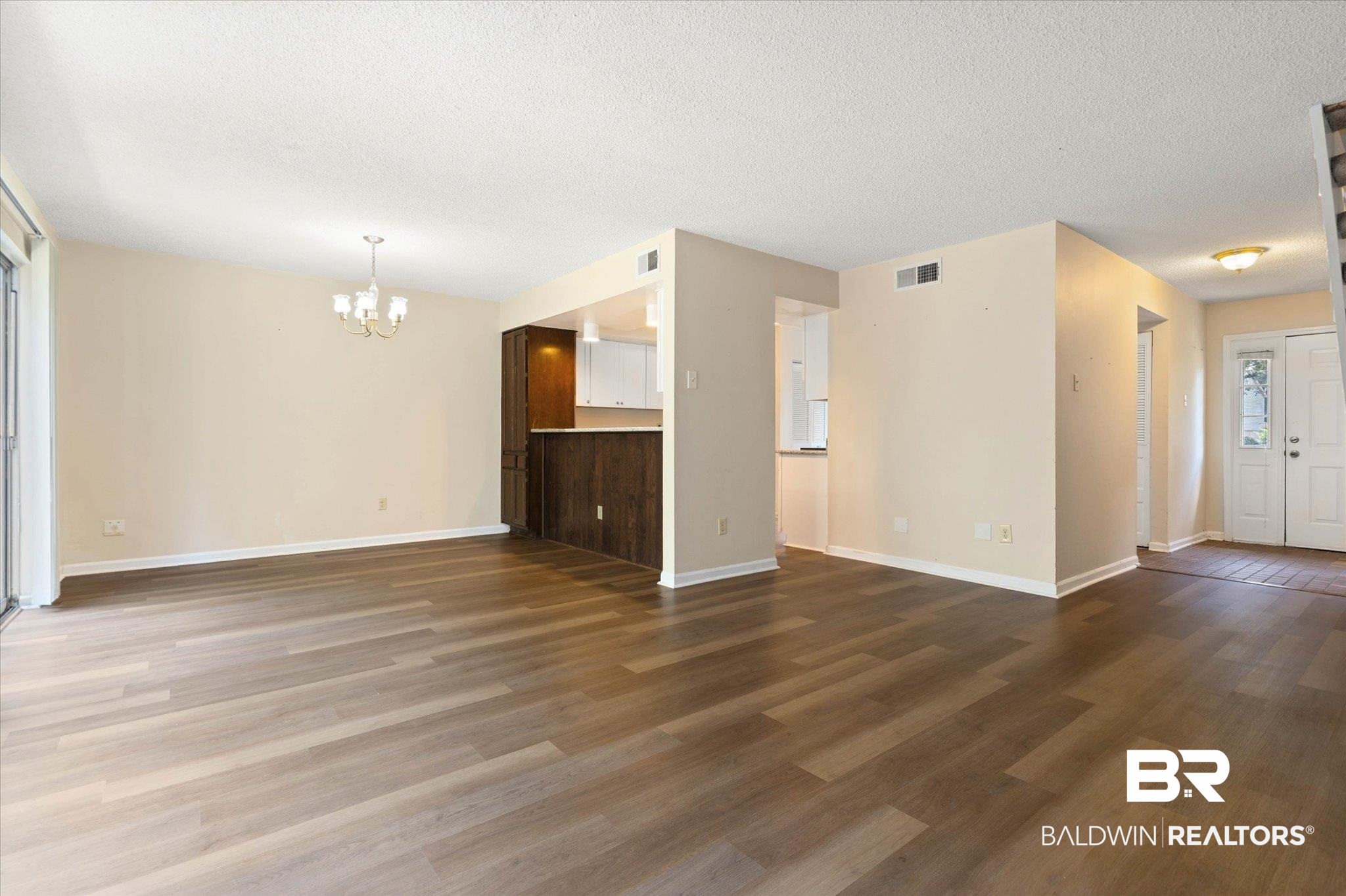 6701 Dickens Ferry Road, Unit 18 Mobile, AL 36608 - Photo 4 of 20