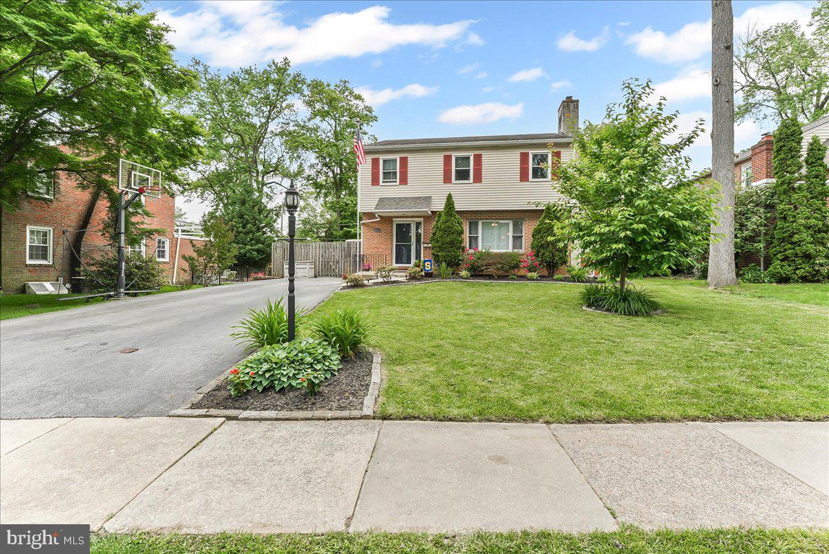 208 Rambling Way Springfield, PA 19064 - Photo 1 of 39 a view of a house with a yard