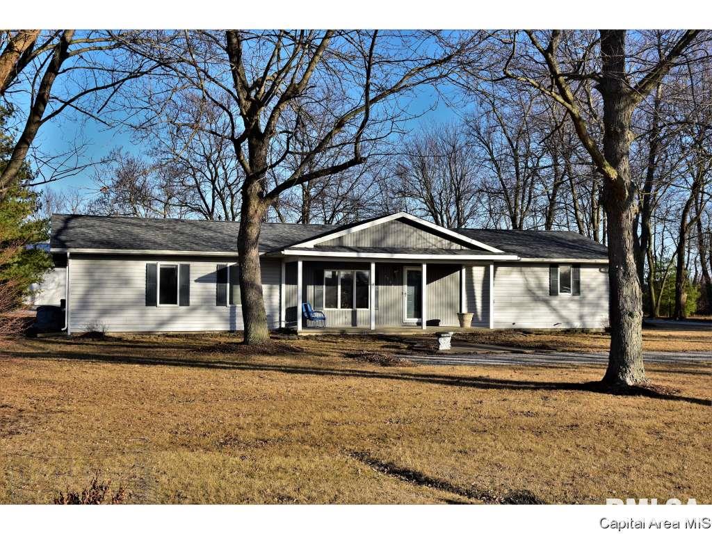 13660 Gilmore Road Auburn, IL 62615 - Photo 1 of 31