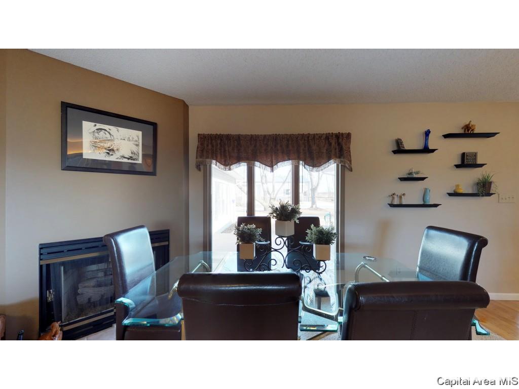 13660 Gilmore Road Auburn, IL 62615 - Photo 5 of 31