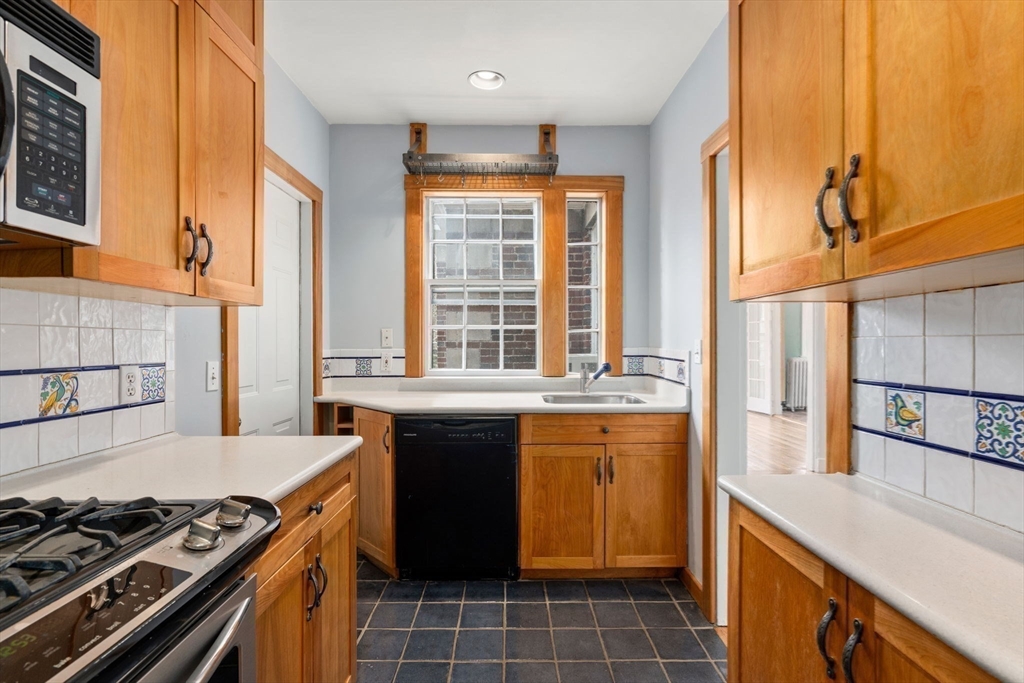 41 Linnaean Street, Unit 45 Cambridge, MA 02138 - Photo 11 of 20