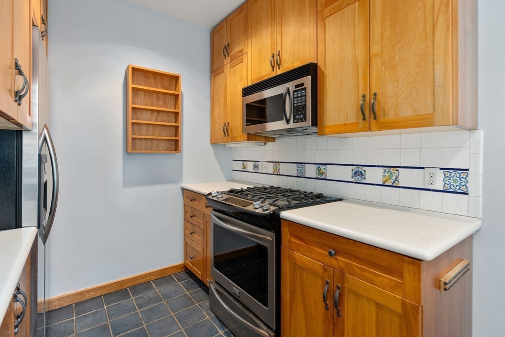 41 Linnaean Street, Unit 45 Cambridge, MA 02138 - Photo 12 of 20