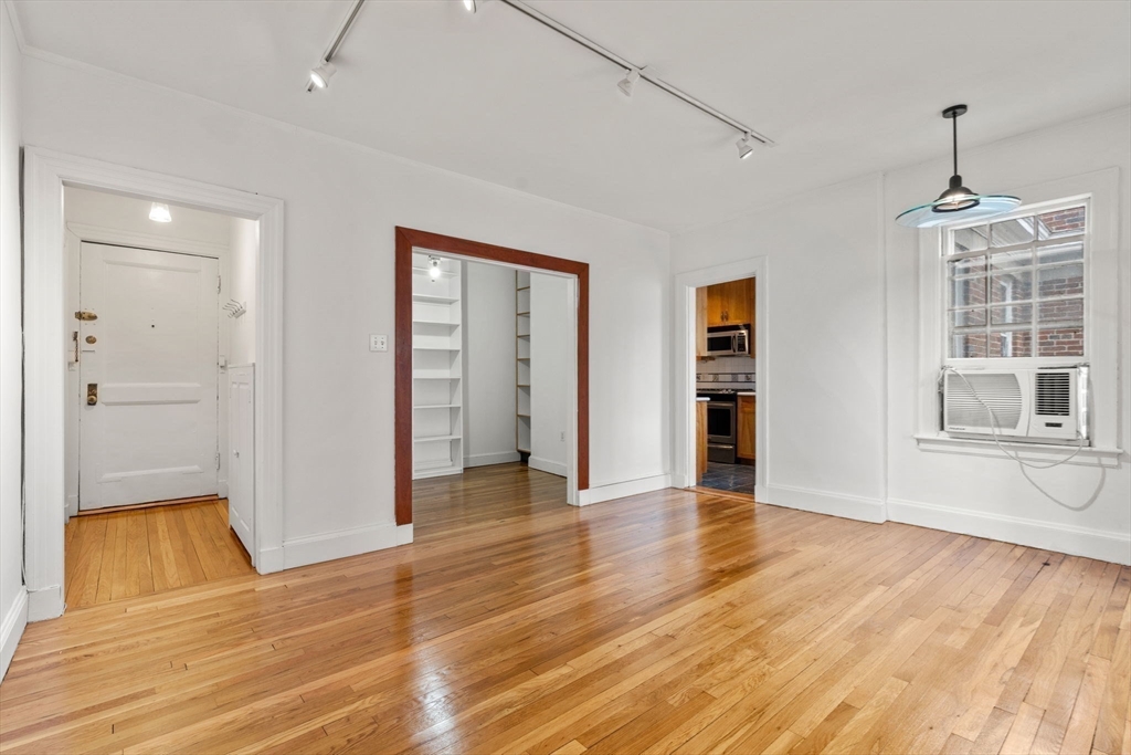 41 Linnaean Street, Unit 45 Cambridge, MA 02138 - Photo 7 of 20