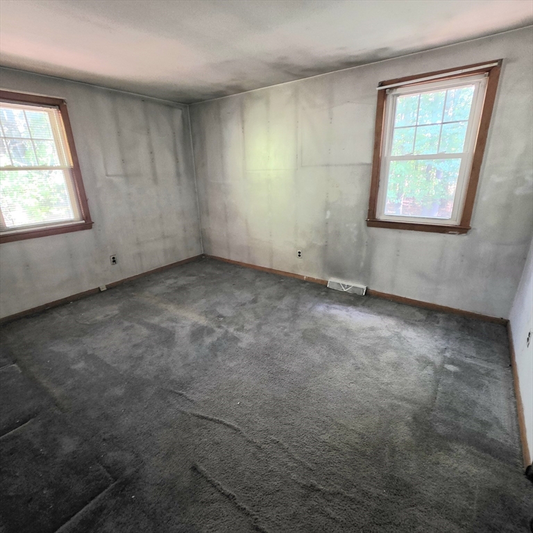 109 Richard Road Hanson, MA 02341 - Photo 9 of 23 Gallery Image 9
