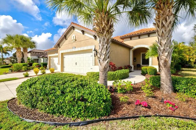 $379,900 | 272 Acerno Drive, Nokomis, FL 34275