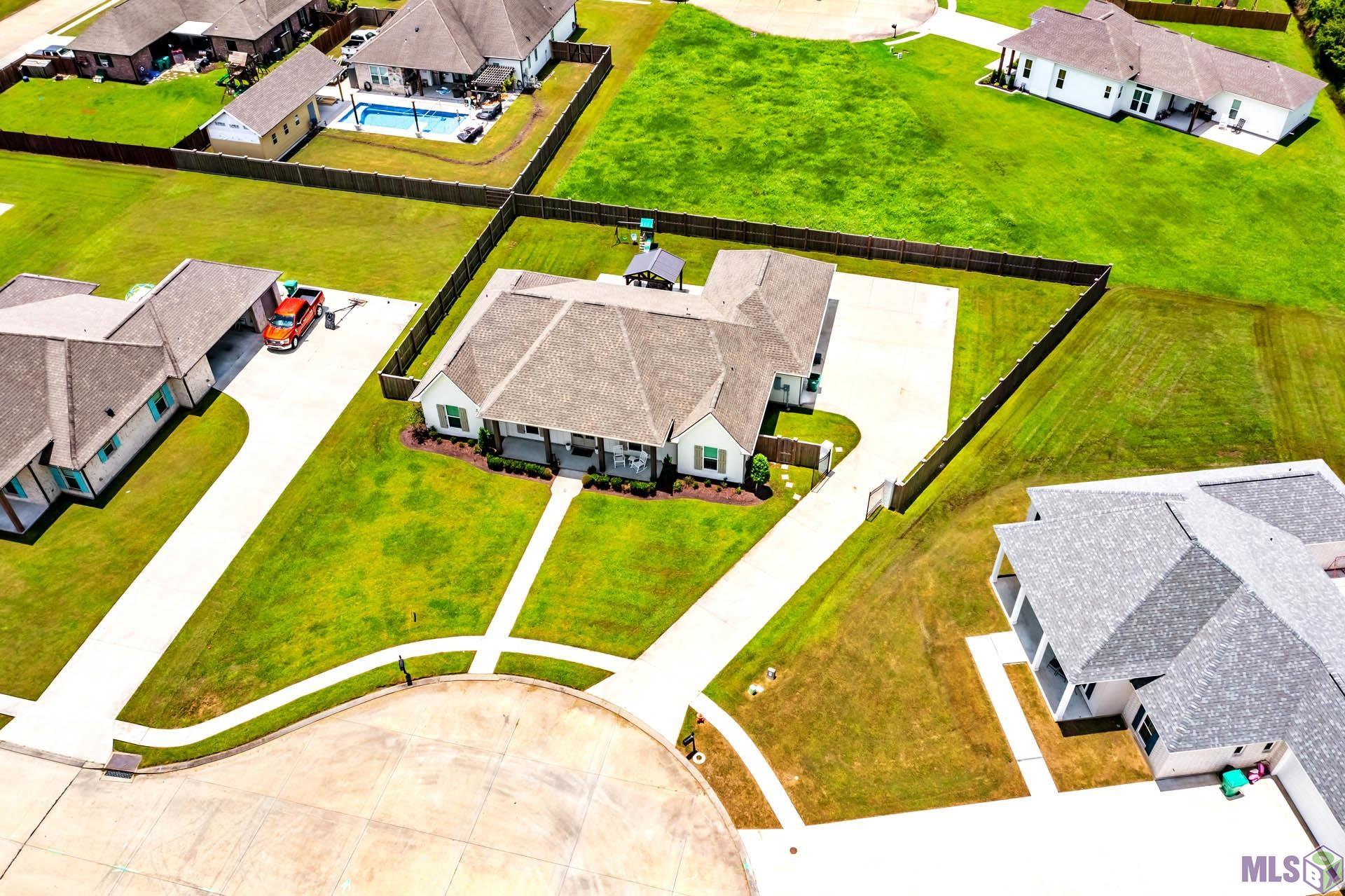 119 Pleasant Rdg Court Houma, LA 70364 - Photo 1 of 22