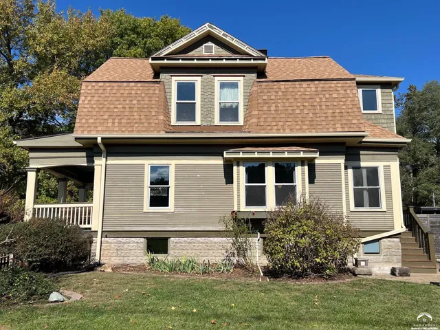 $420,000 | 1424 New York Street, Lawrence, KS 66044