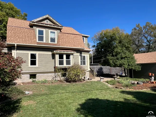$420,000 | 1424 New York Street, Lawrence, KS 66044