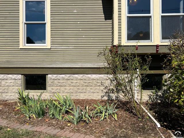 $420,000 | 1424 New York Street, Lawrence, KS 66044