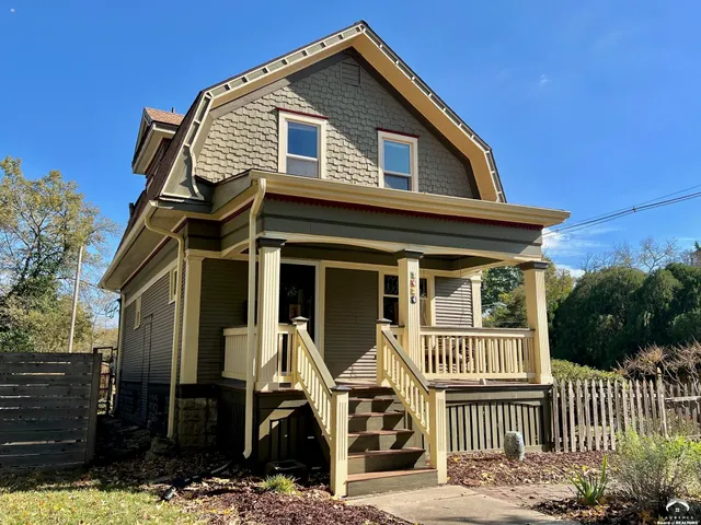 $420,000 | 1424 New York Street, Lawrence, KS 66044