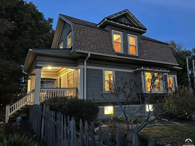 $420,000 | 1424 New York Street, Lawrence, KS 66044