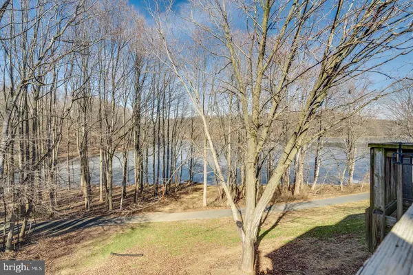 $2,900 | 33 Lake Park Court, Unit 965, Germantown, MD 20874