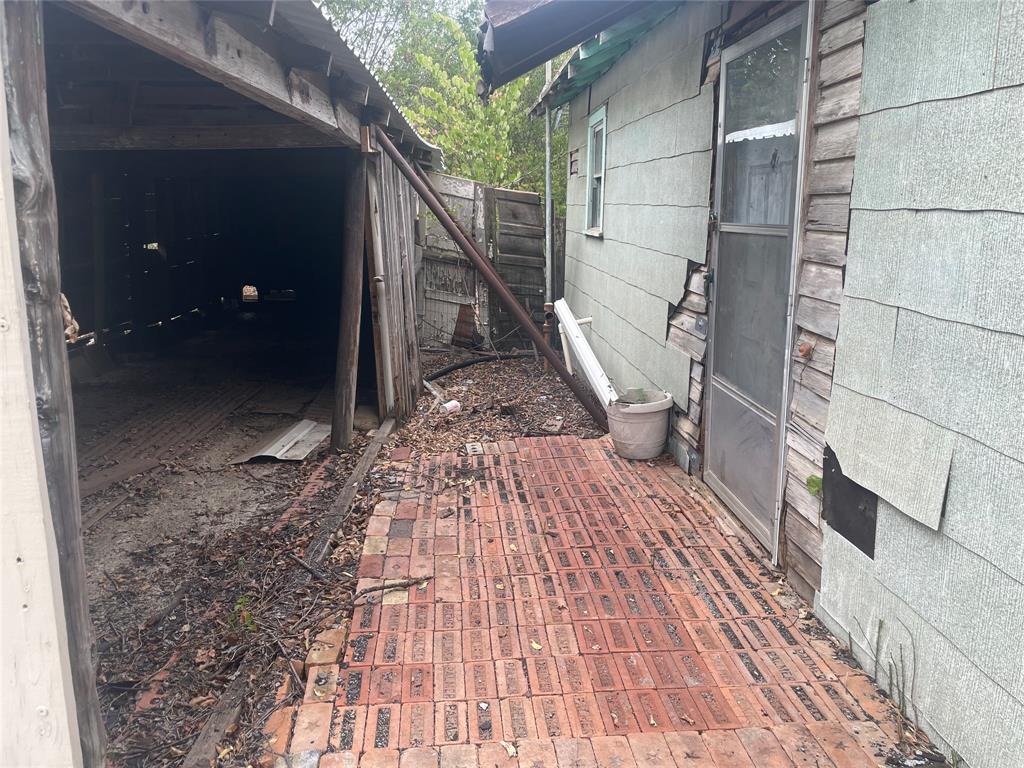 210 West 2nd Breckenridge, TX 76424 - Photo 7 of 19 a view of a backyard