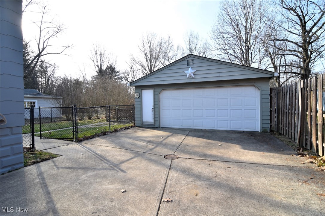 4546 East Berwald Road Cleveland, OH 44121 - Photo 29 of 34