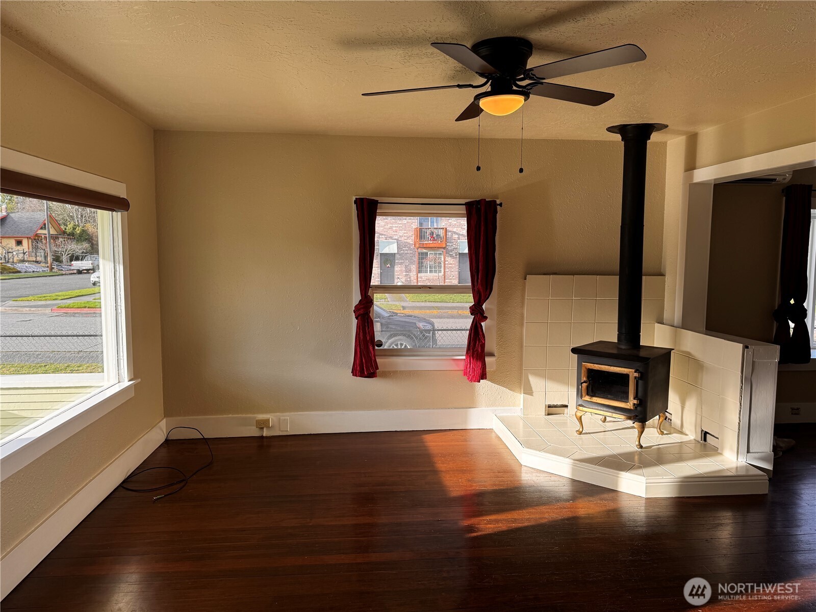 239 West 5th Street Port Angeles, WA 98362 - Photo 14 of 34