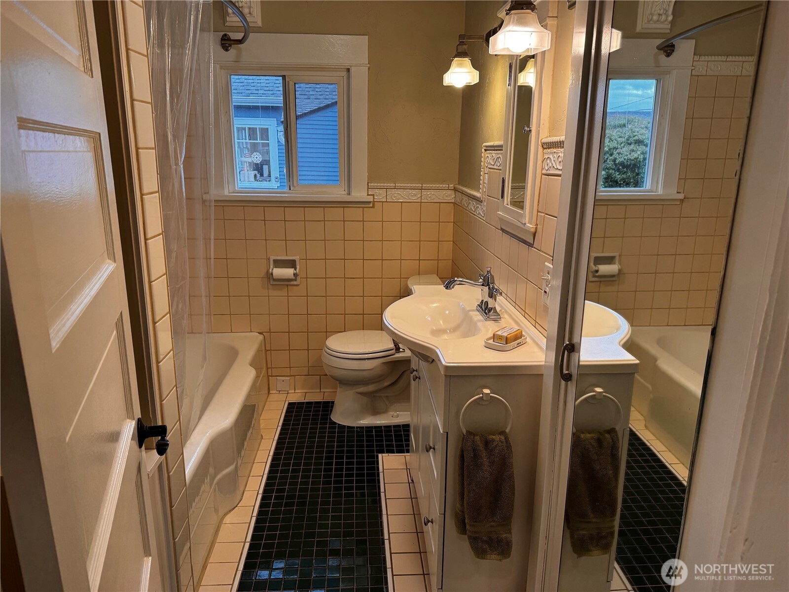 239 West 5th Street Port Angeles, WA 98362 - Photo 30 of 34