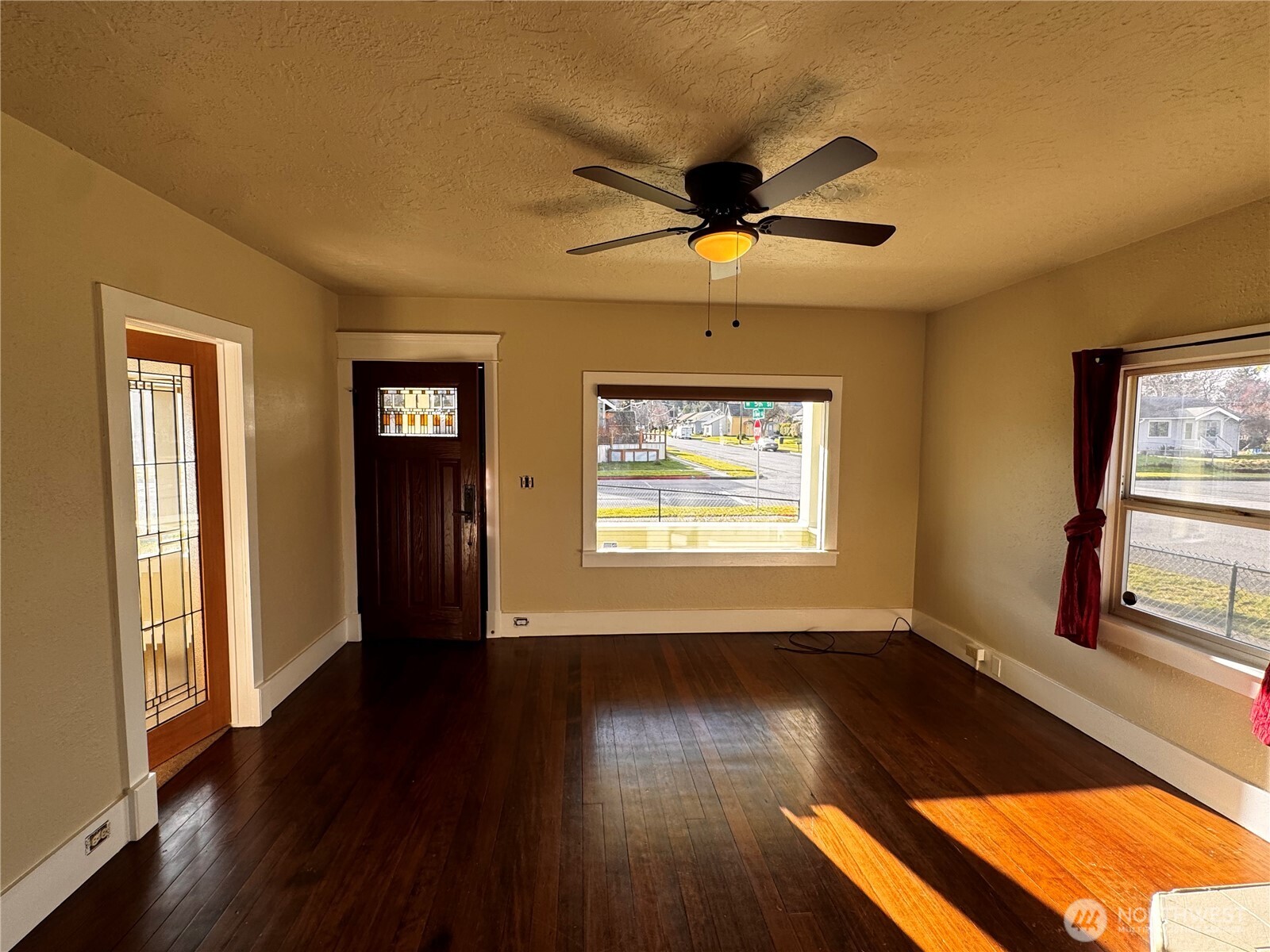 239 West 5th Street Port Angeles, WA 98362 - Photo 10 of 34