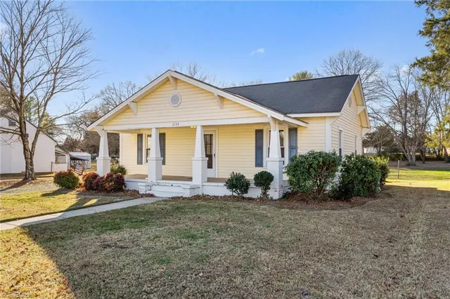 $234,000 | 2722 Darrow Road, Walkertown, NC 27051