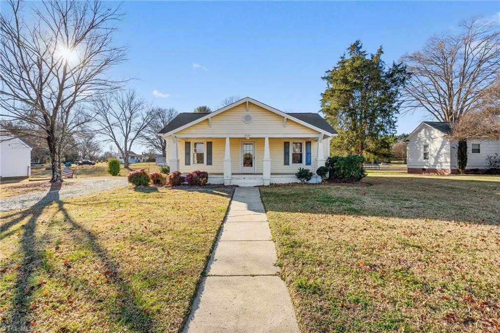 2722 Darrow Road Walkertown, NC 27051 - Photo 3 of 37
