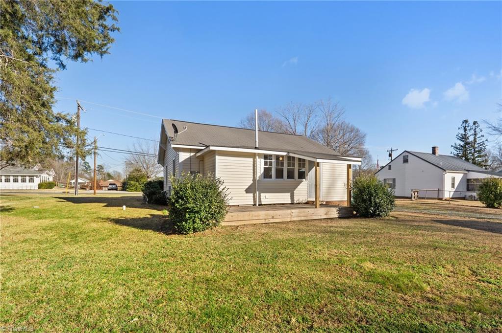 2722 Darrow Road Walkertown, NC 27051 - Photo 34 of 37