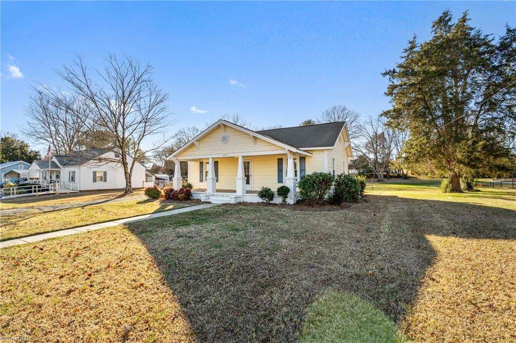 2722 Darrow Road Walkertown, NC 27051 - Photo 5 of 37